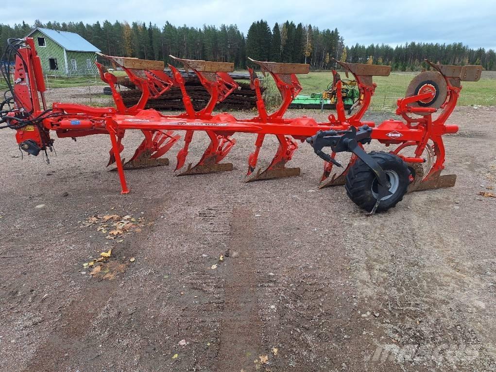 Kuhn Vari-Master 123 Реверсивні плуги