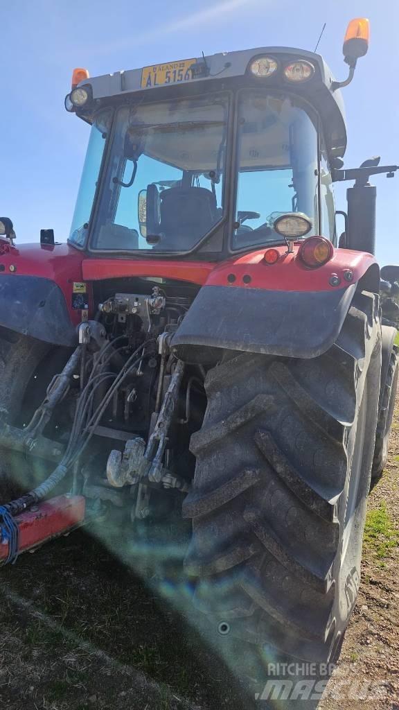 Massey Ferguson 6715 Трактори