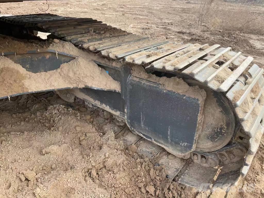 Volvo EC210D Гусеничні екскаватори