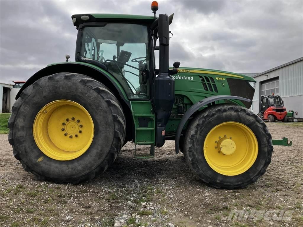 John Deere 6215R Трактори