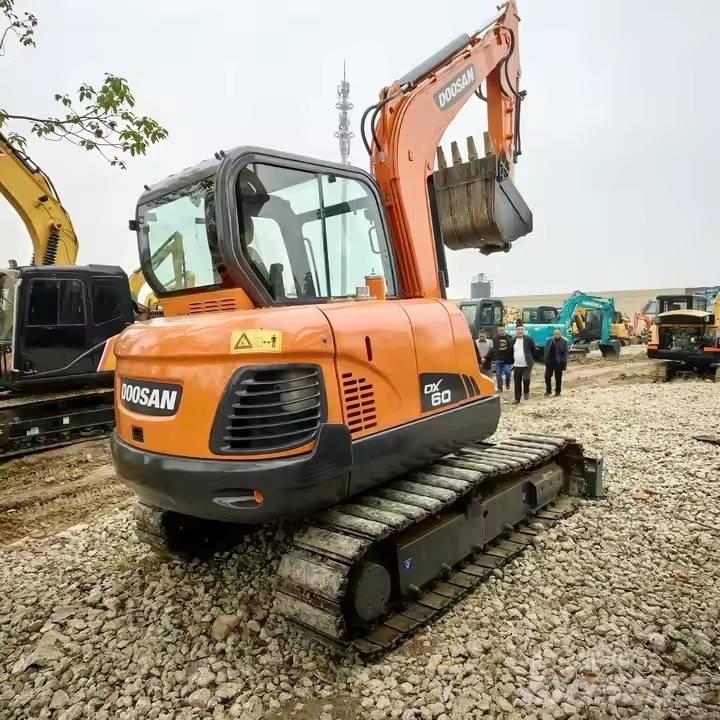 Doosan DX 60 Гусеничні екскаватори