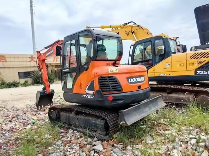 Doosan DX 60 Гусеничні екскаватори