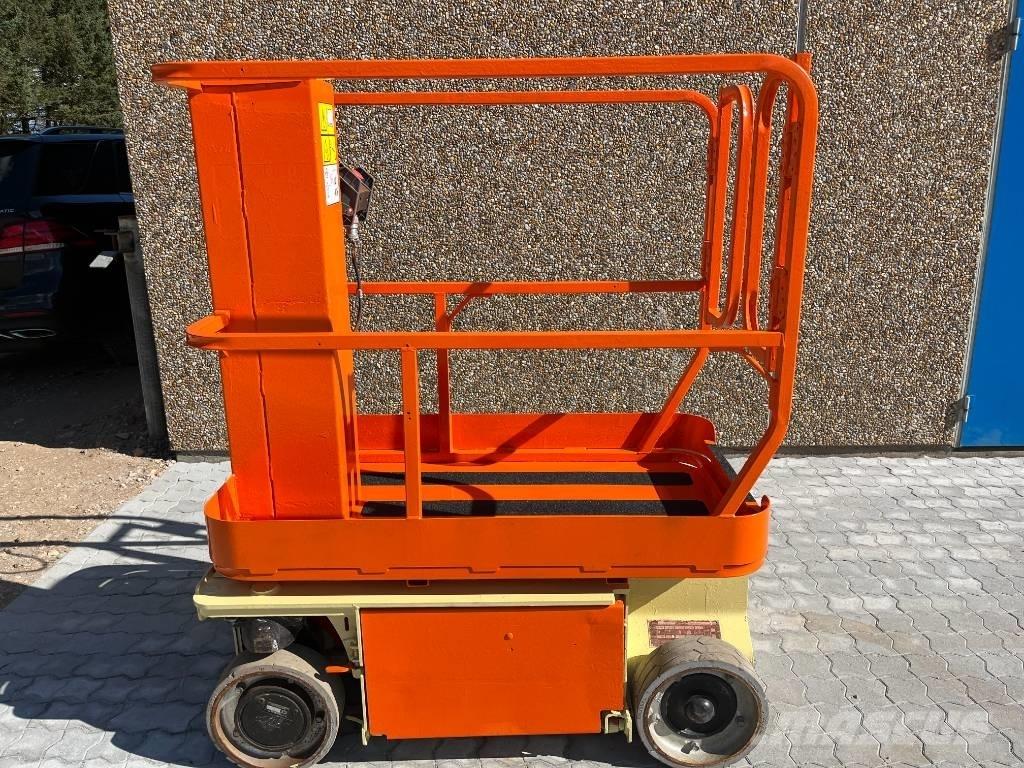 JLG 1230 ES Вертикальні щоглові підйомники