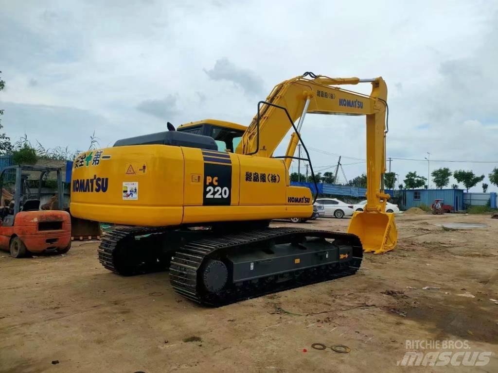 Komatsu PC 220 Гусеничні екскаватори