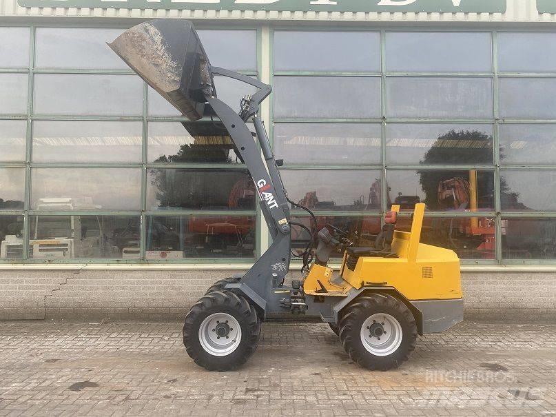 GiANT V 451 T Малі навантажувачі