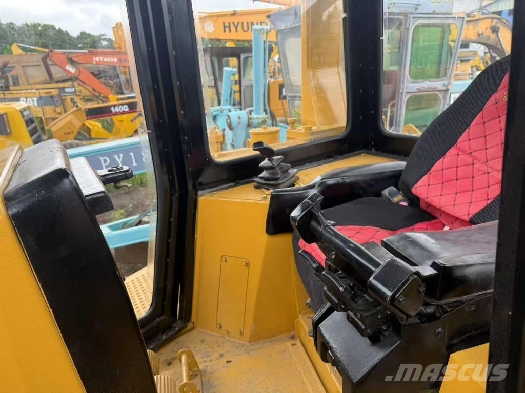 CAT D 6 R Гусеничні бульдозери