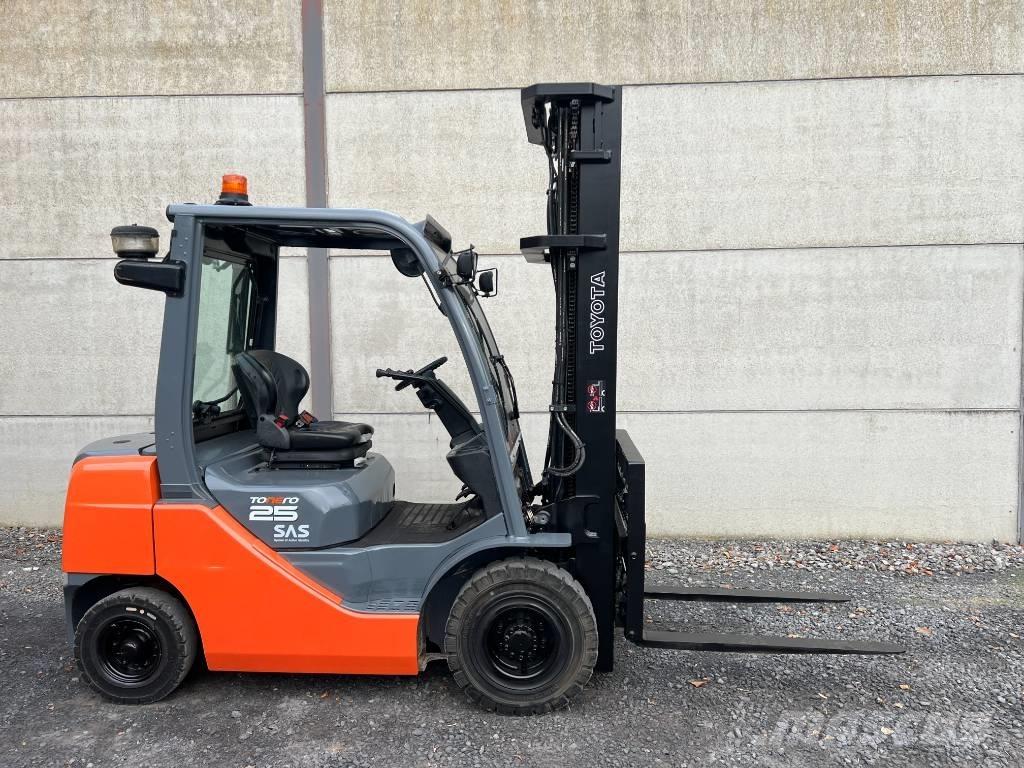 Toyota 02-8 FDF 25 Дизельні навантажувачі
