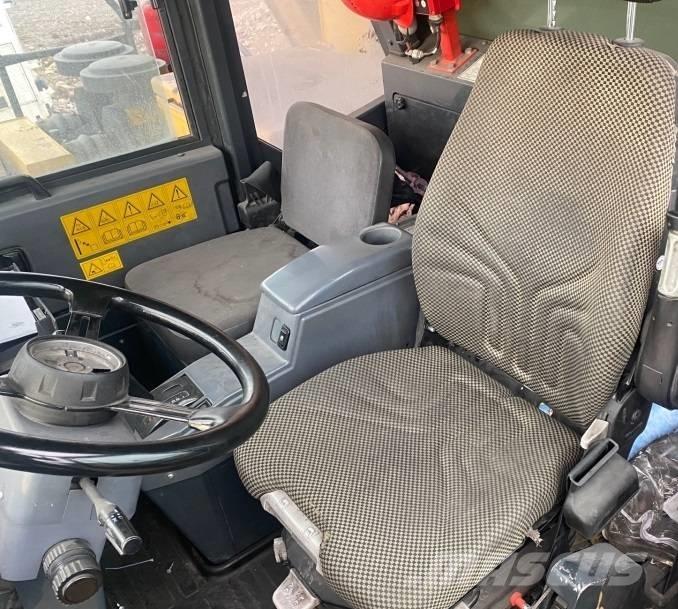 Komatsu HD405-7 Кар`єрні самоскиди