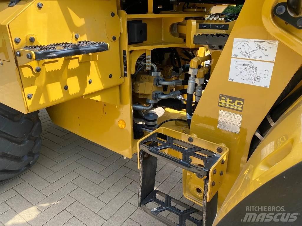 CAT 926M Фронтальні навантажувачі
