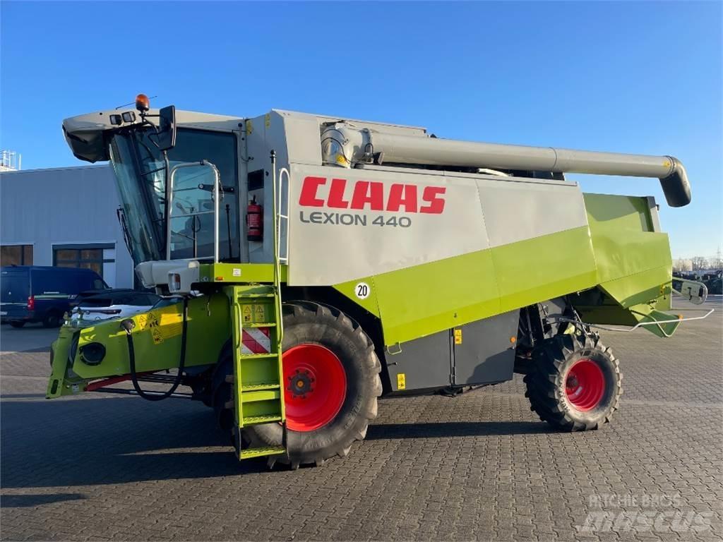 CLAAS Lexion 440 Зернозбиральні комбайни