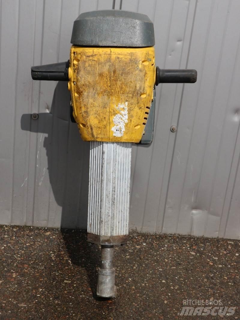 Neuson BH65 Плуги