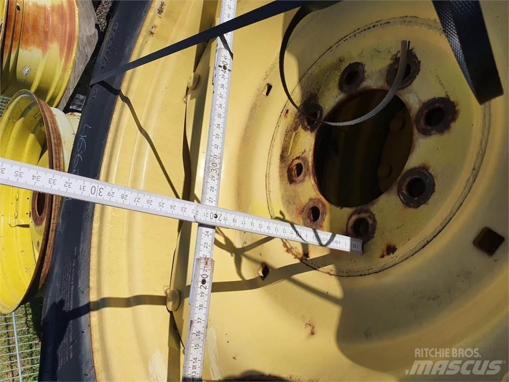 BKT 380/85R28 x2 Колеса