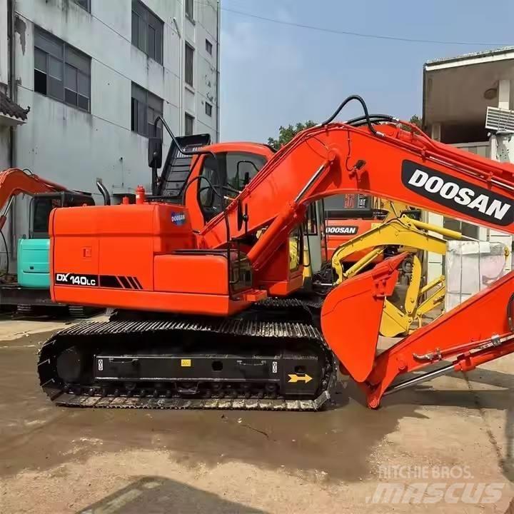 Doosan DX140LC Гусеничні екскаватори