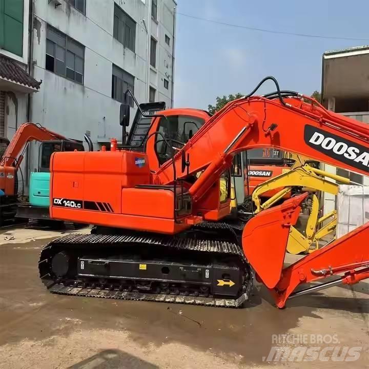 Doosan DX140LC Гусеничні екскаватори