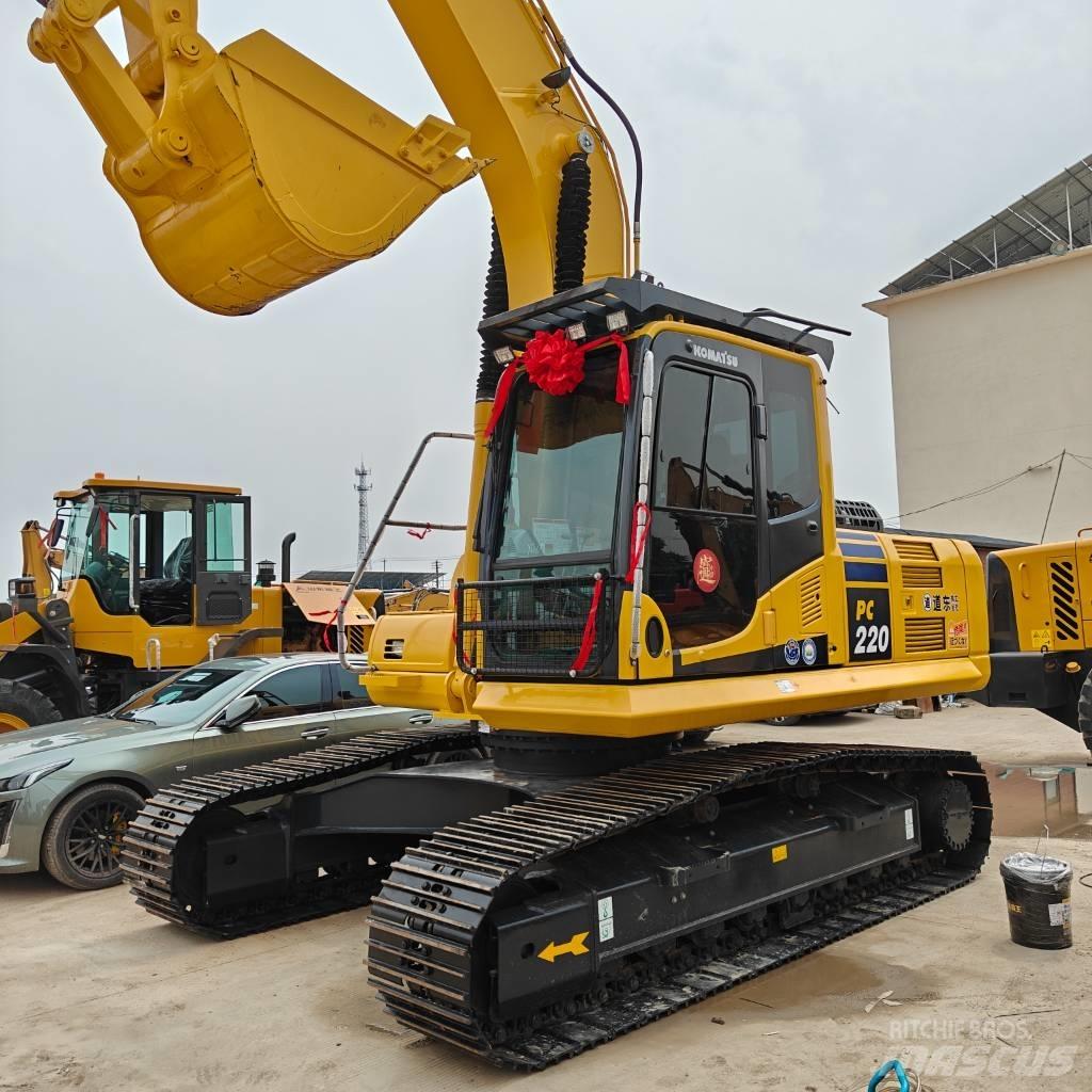 Komatsu 220-8MO Гусеничні екскаватори