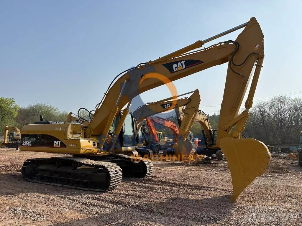 CAT 325 CL Гусеничні екскаватори