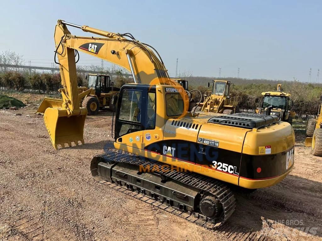 CAT 325 CL Гусеничні екскаватори