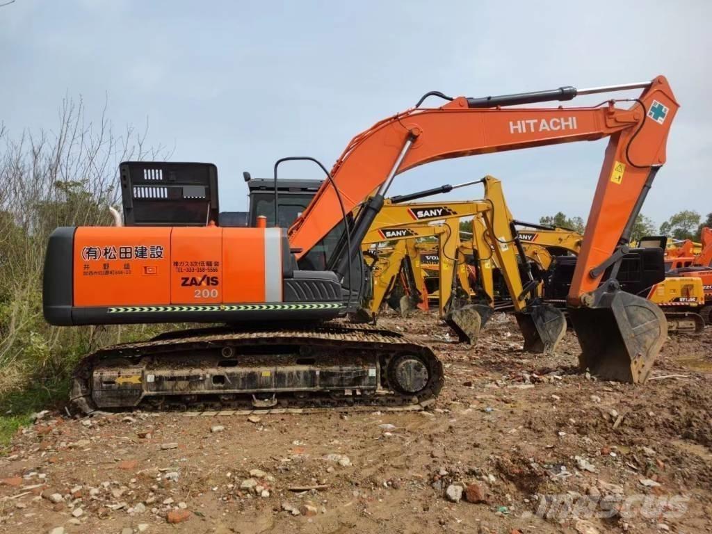 Hitachi ZX200 Гусеничні екскаватори