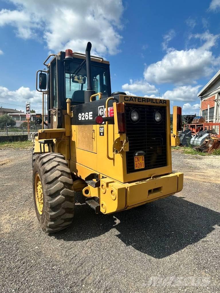 CAT 926 Фронтальні навантажувачі