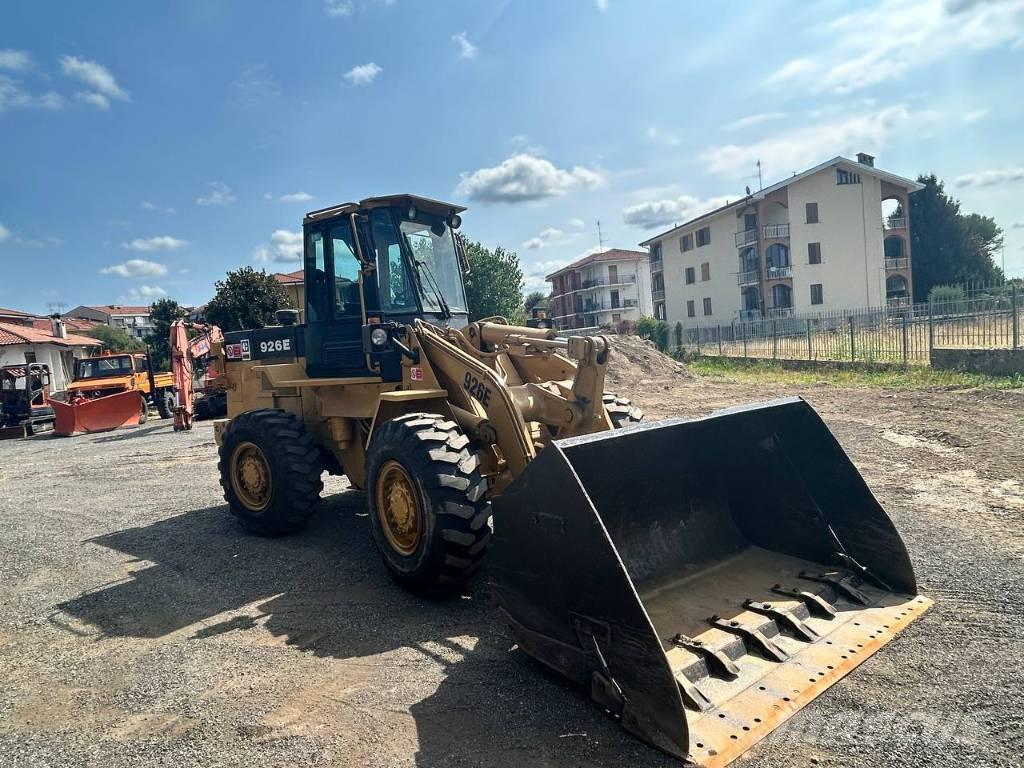 CAT 926 Фронтальні навантажувачі