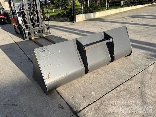 Manitou Bucket Телескопічні навантажувачі
