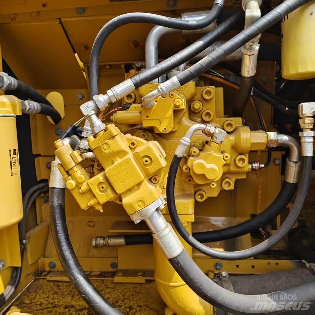 CAT 336 D Гусеничні екскаватори