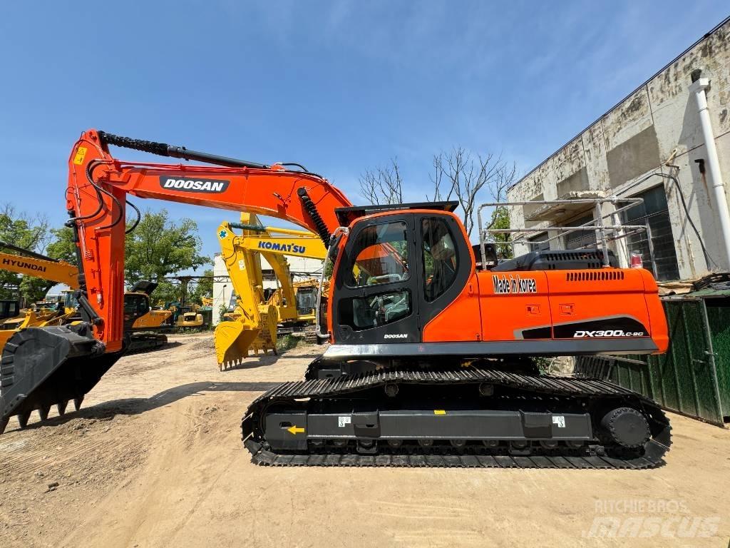 Doosan DX 300 LC Гусеничні екскаватори