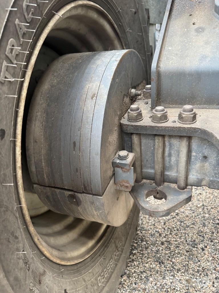 Lännen 8600 i Екскаватори-навантажувачі