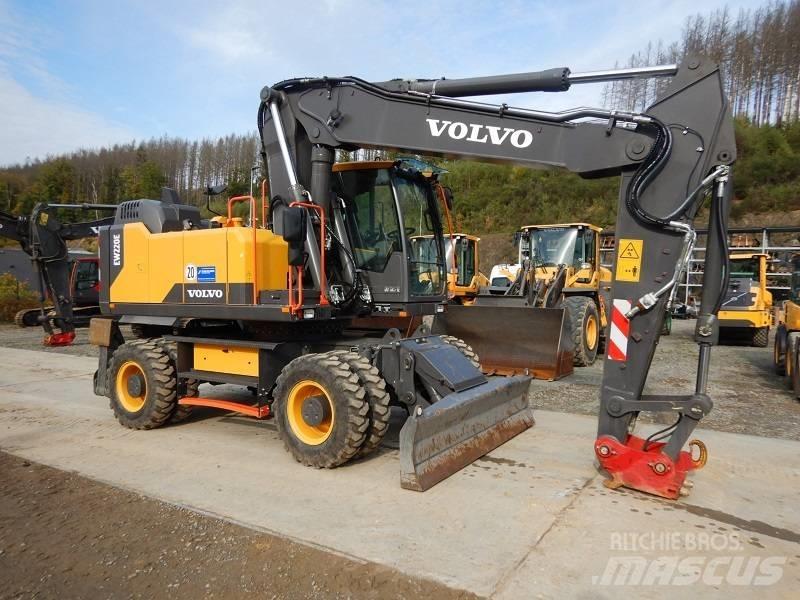 Volvo EW 220 E Колісні екскаватори