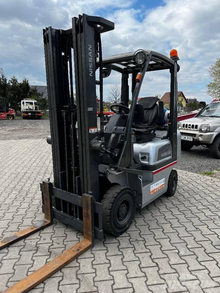Nissan P1D1A18LQ Газові навантажувачі
