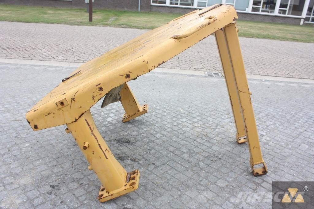 CAT D8N O-rops cab Кабіни