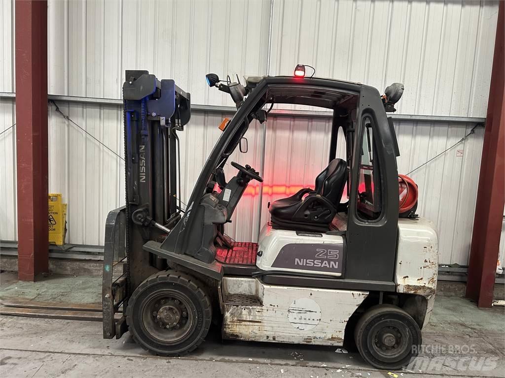 Nissan U1D2A25 Газові навантажувачі