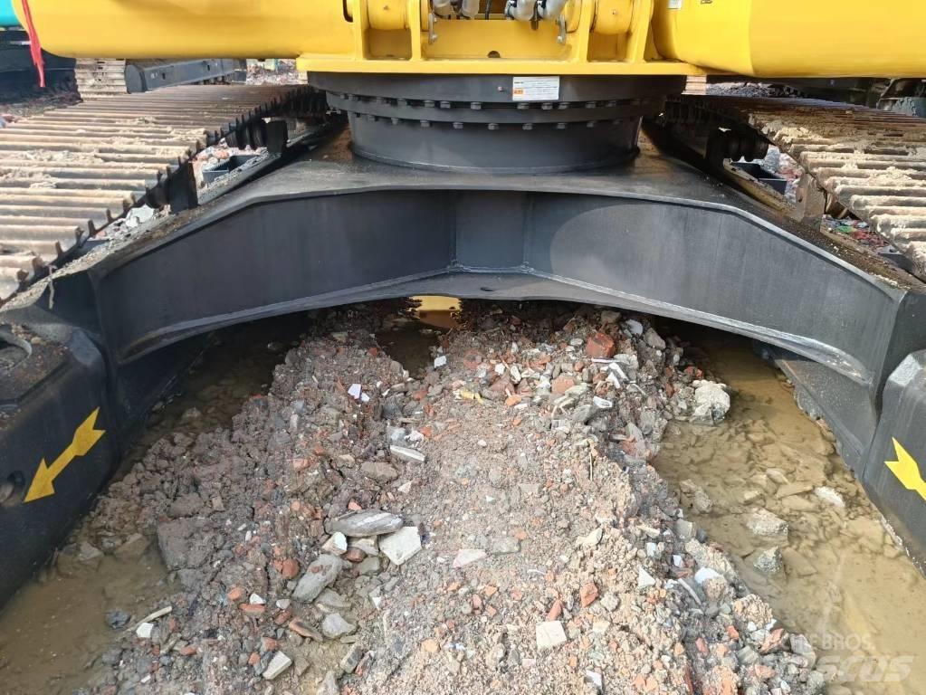 Komatsu PC 200-8 Гусеничні екскаватори