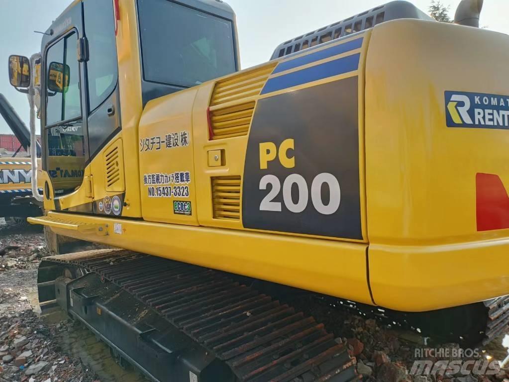 Komatsu PC 200-8 Гусеничні екскаватори