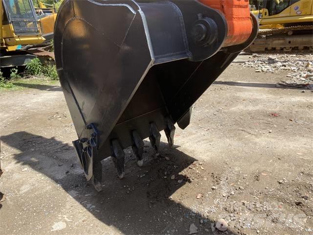 Doosan DX 225 LC Гусеничні екскаватори
