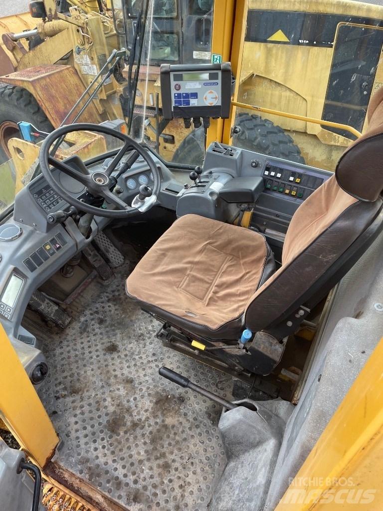 Volvo L90C Фронтальні навантажувачі