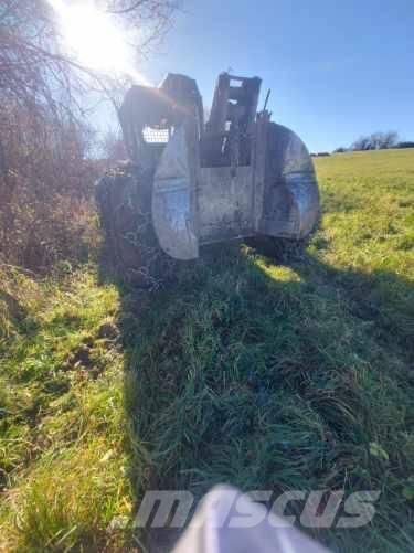 Timberjack 240C Трельовочні трактора