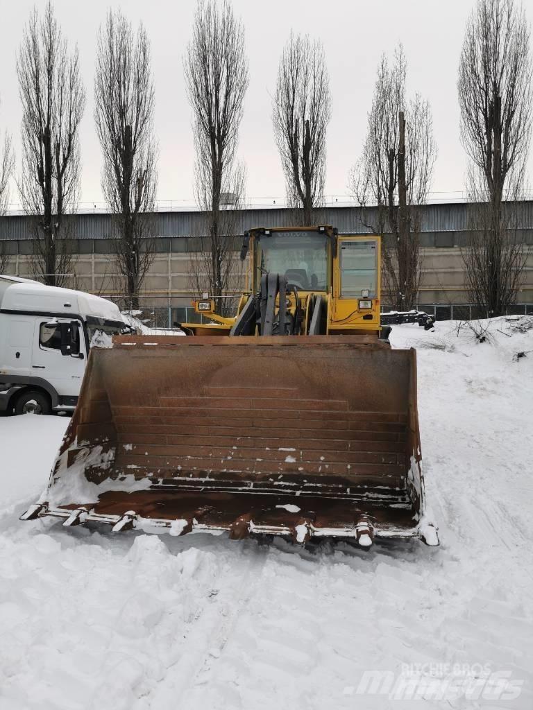 Volvo L 220 E Фронтальні навантажувачі