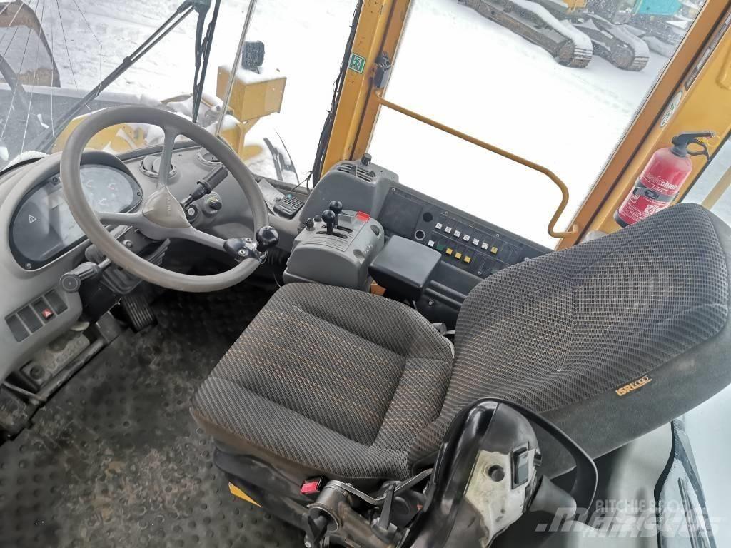Volvo L 220 E Фронтальні навантажувачі