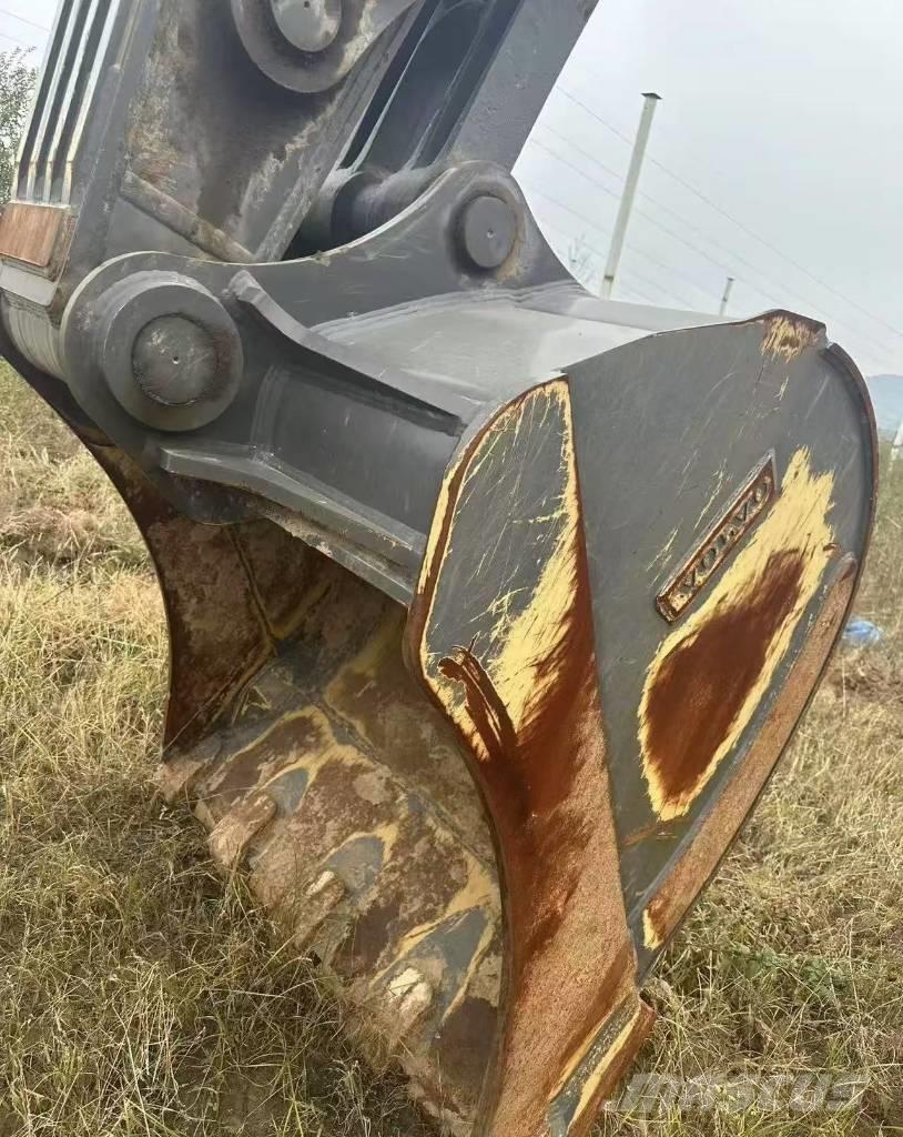 Volvo EC 380 Гусеничні екскаватори