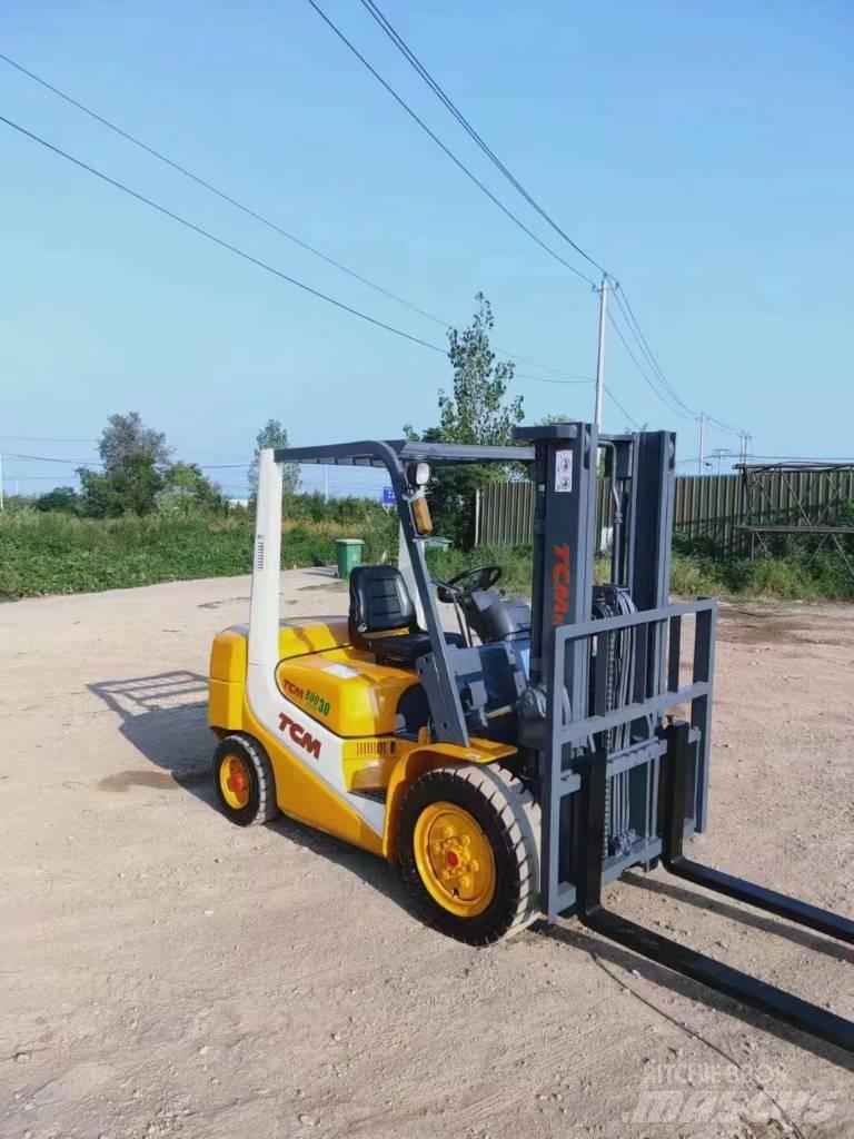 TCM FD30 Дизельні навантажувачі
