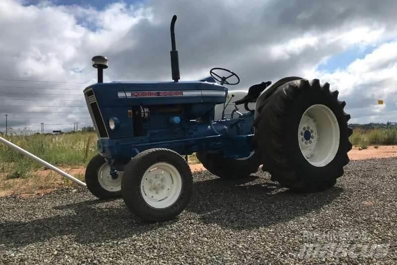 Ford 500 Tractor Трактори