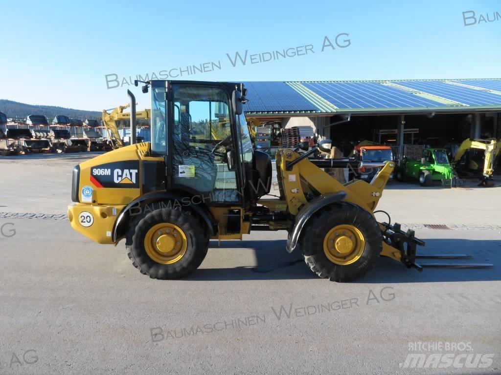 CAT 906M Фронтальні навантажувачі