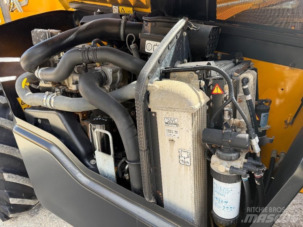 JCB 540-140 Телескопічні навантажувачі