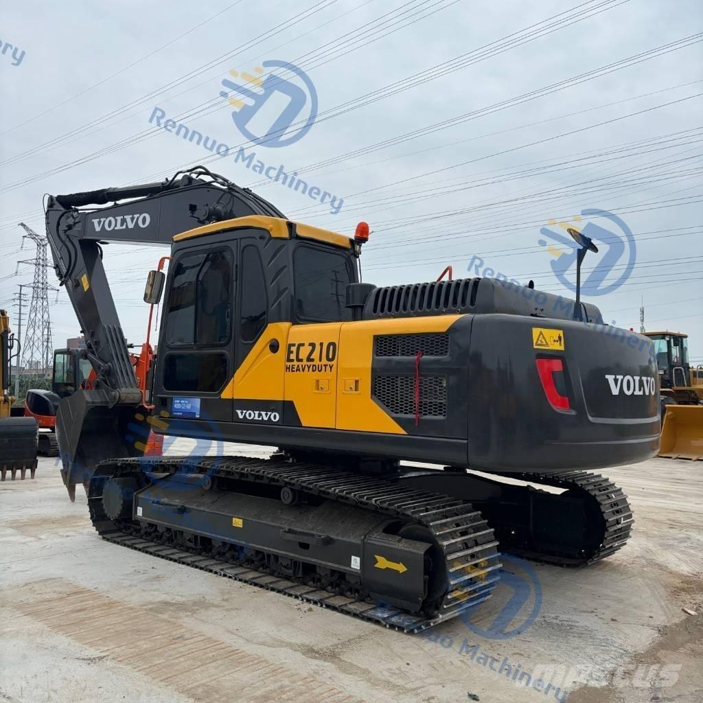 Volvo EC210 Гусеничні екскаватори