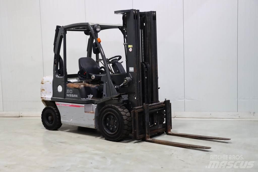Nissan FGD02A30Q Дизельні навантажувачі