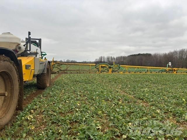 Chafer SENTRY 6000 Причіпні обприскувачі