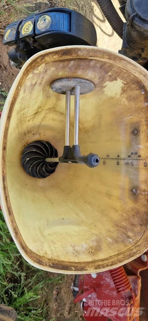 Hardi Ranger 2500 Причіпні обприскувачі