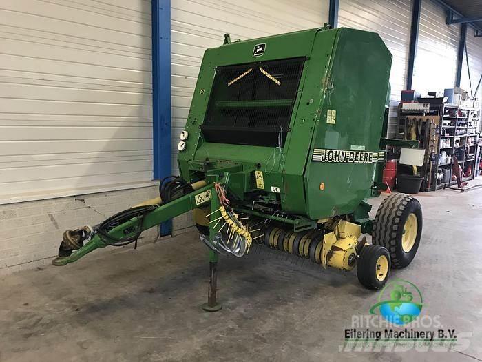 John Deere 570 Фуражні комбайни
