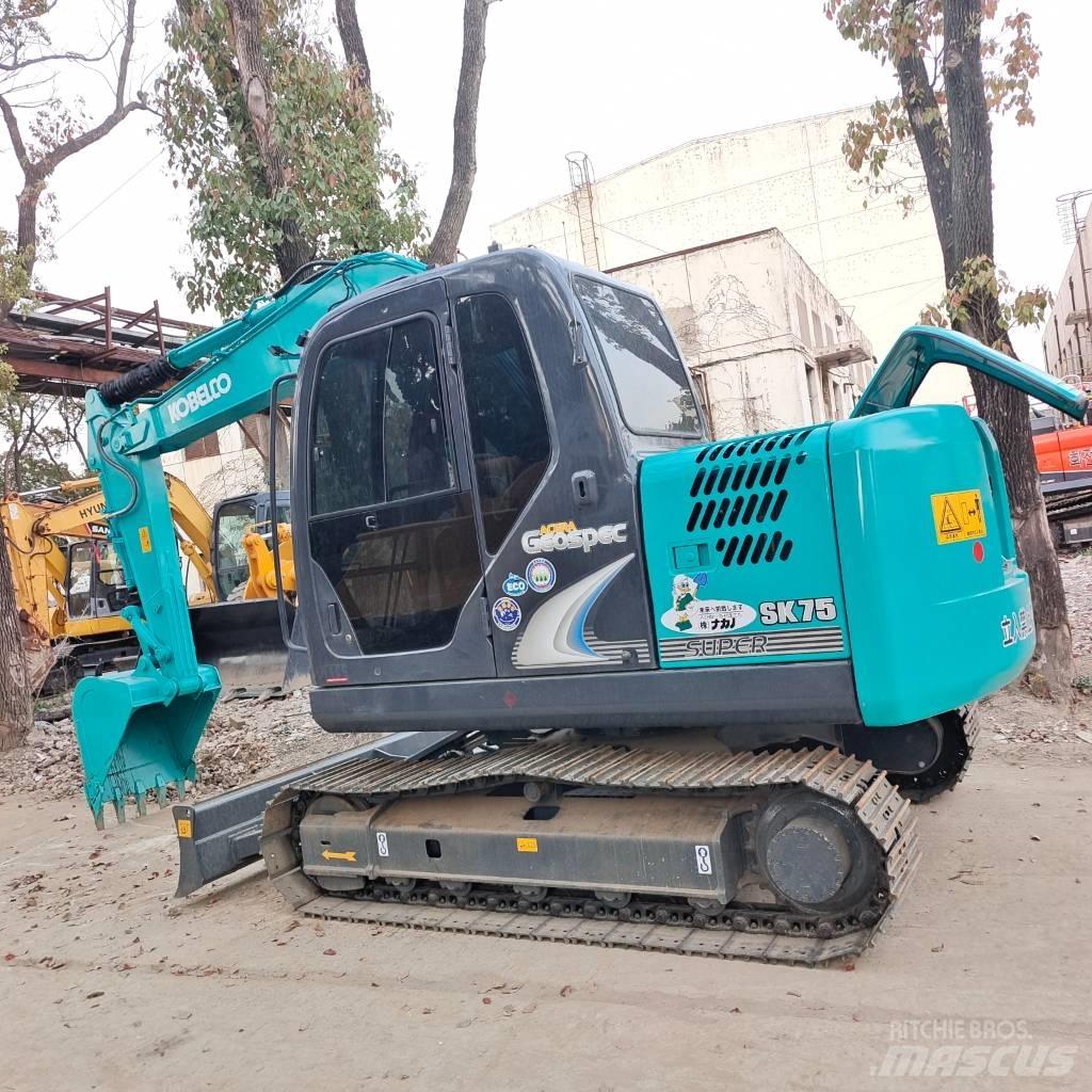 Kobelco SK75 Середні екскаватори 7т. - 12т.